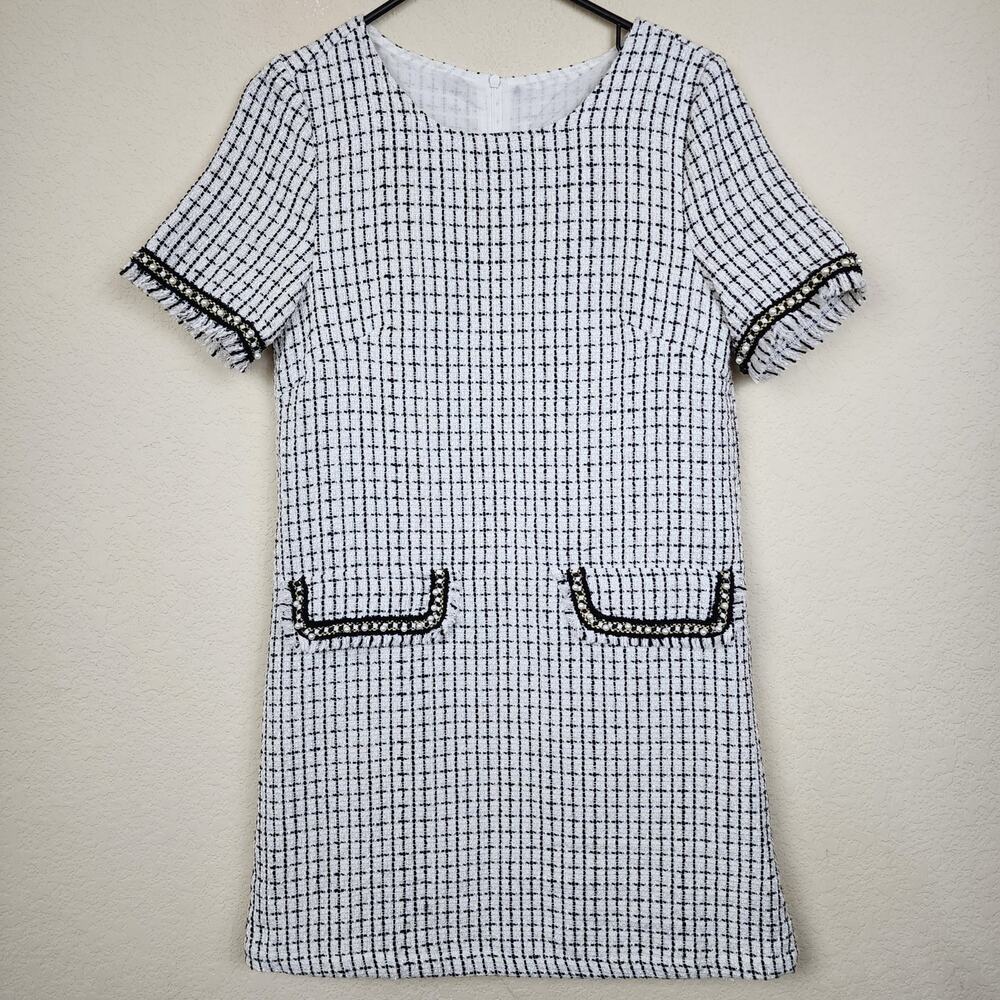 Elegant White and Black XS Sparkling Tweed Dress - Picture 11 of 17
